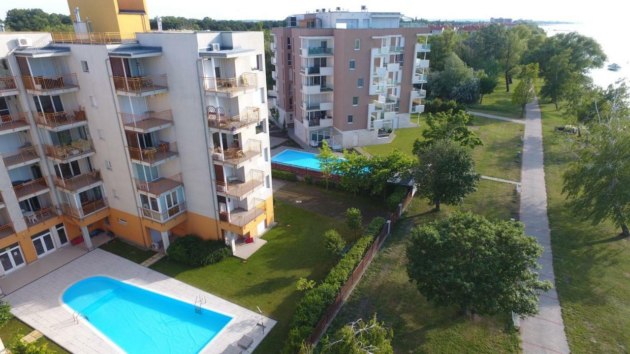 Viktoria Apartmanok Siofok Luaran gambar