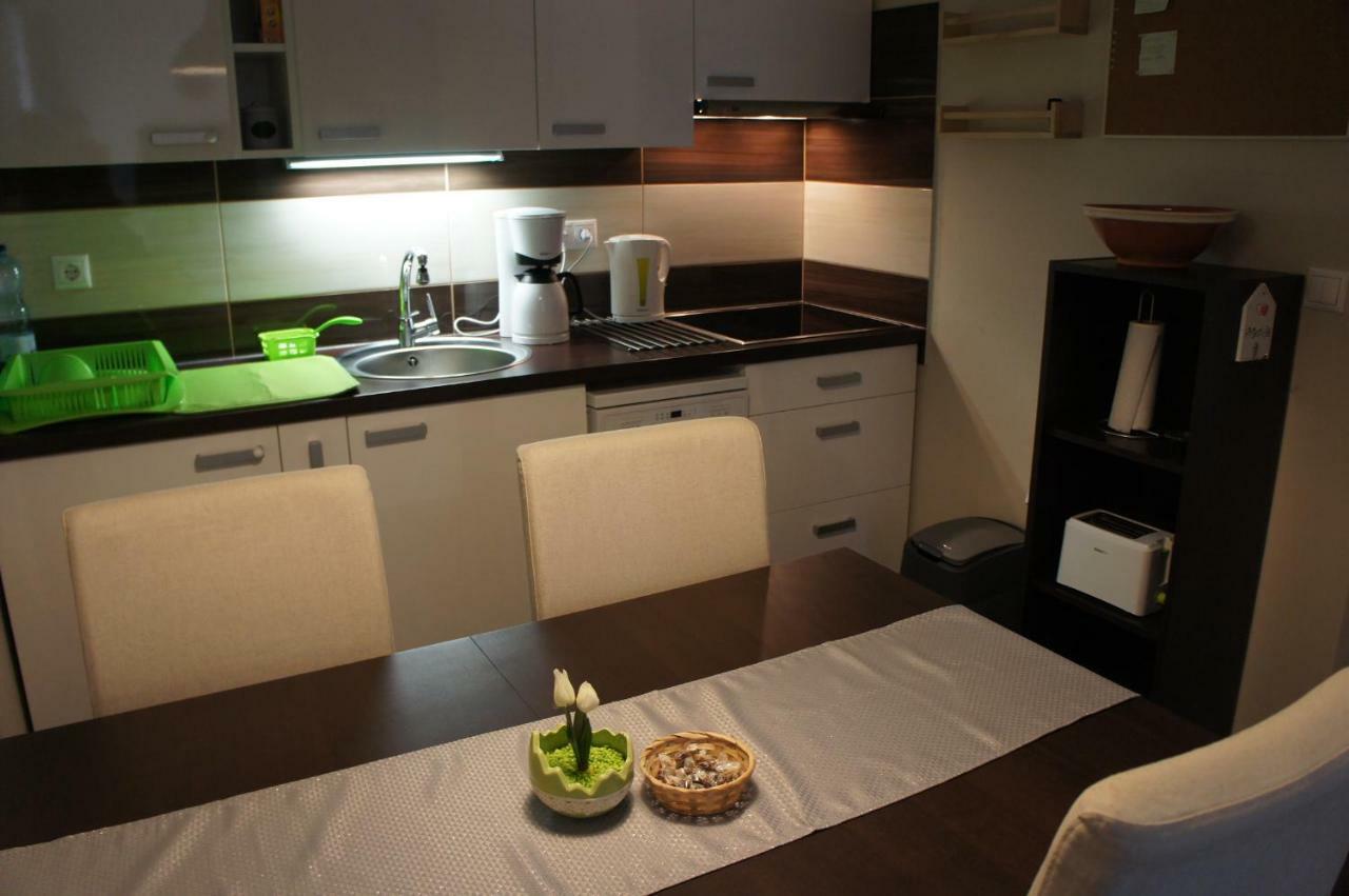 Viktoria Apartmanok Siofok Luaran gambar