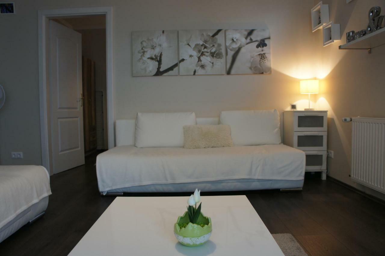 Viktoria Apartmanok Siofok Luaran gambar